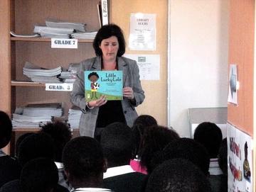 Robin Al-haddad with literacy class