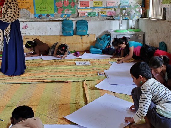Rohingya kids in art class in Bangladesh